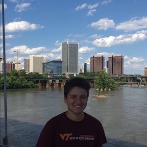 Meet your Posher, Tomas